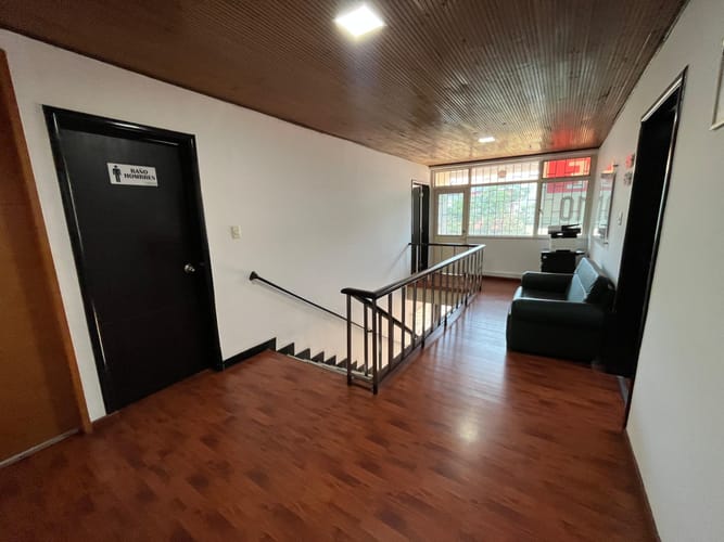 Casa de 12 alcobas en venta en La Soledad, Bogotá, 400 m² · foto 10 de 18
