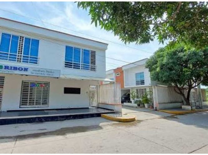 Casa de 3 alcobas en venta en Galicia, Santa Marta, 90 m² · foto 2 de 9