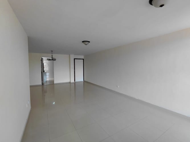 Apartamento de 3 alcobas en venta en Alhambra, Bogotá, 111 m² · foto 2 de 24