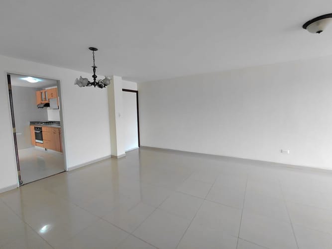 Apartamento de 3 alcobas en venta en Alhambra, Bogotá, 111 m² · foto 4 de 24