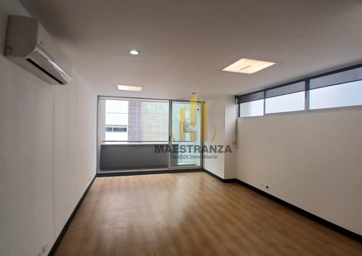 Oficina en arriendo en La Aguacatala, Medellín, 38 m² · foto 2 de 8