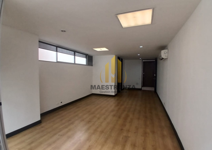 Oficina en arriendo en La Aguacatala, Medellín, 38 m² · foto 3 de 8