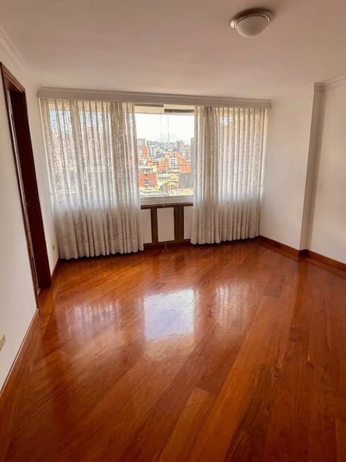 Apartamento de 3 alcobas en venta en Santa Barbara, Bogotá, 178 m² · foto 6 de 17