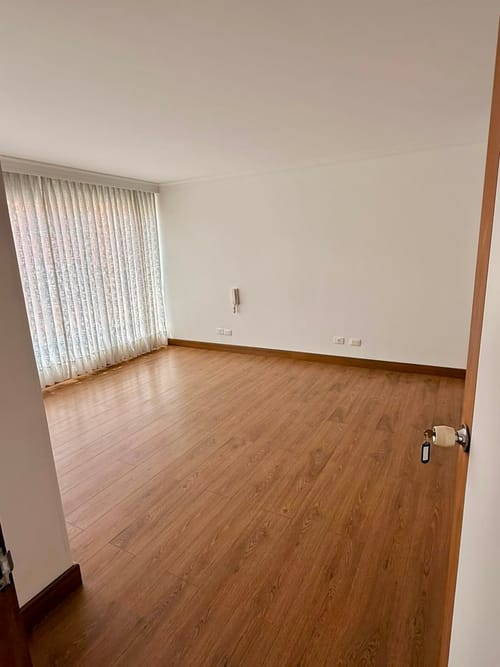 Apartamento de 3 alcobas en venta en Santa Barbara, Bogotá, 178 m² · foto 11 de 17