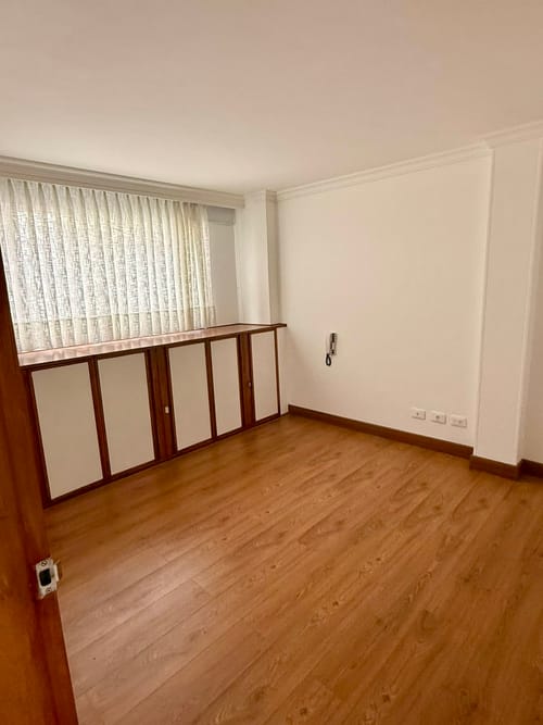 Apartamento de 3 alcobas en venta en Santa Barbara, Bogotá, 178 m² · foto 12 de 17