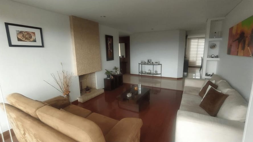 Apartamento de 4 alcobas en venta en Colina Campestre, Bogotá, 200 m² · foto 2 de 24