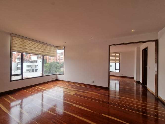 Apartamento de 3 alcobas en venta en Colina Campestre, Bogotá, 141 m² · foto 4 de 23