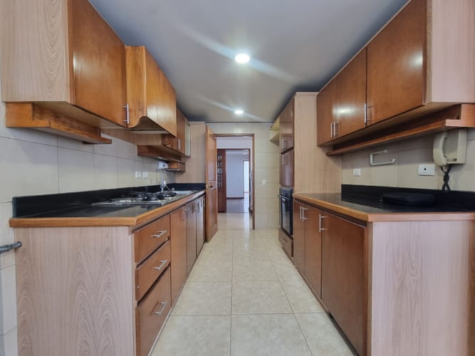 Apartamento de 3 alcobas en venta en Colina Campestre, Bogotá, 141 m² · foto 6 de 23