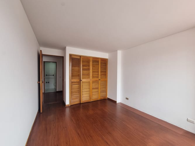 Apartamento de 3 alcobas en venta en Colina Campestre, Bogotá, 141 m² · foto 12 de 23