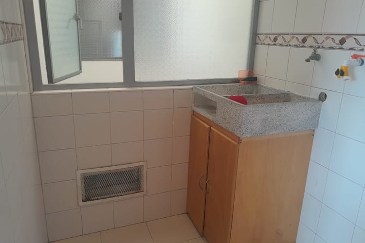 Casa de 4 alcobas en venta en La Uribe, Bogotá, 359 m² · foto 3 de 5
