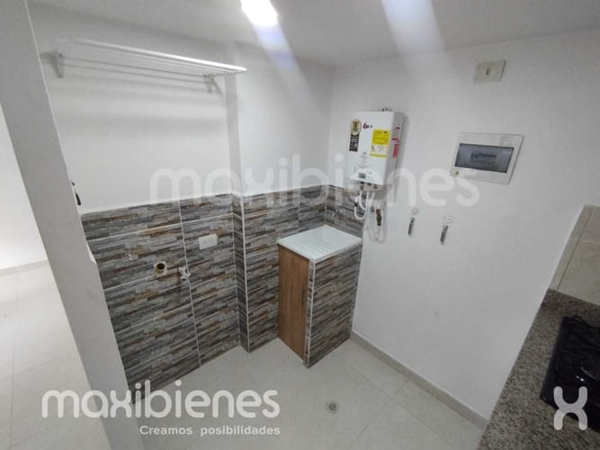Apartamento de 3 alcobas en arriendo en Pajarito, Medellín, 53 m² · foto 2 de 12