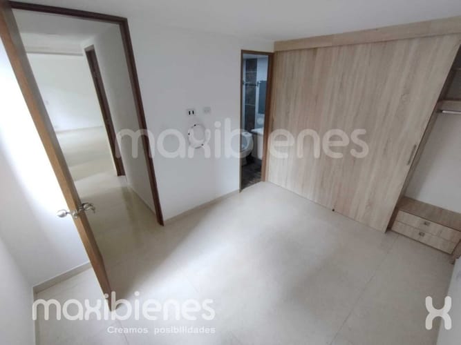 Apartamento de 3 alcobas en arriendo en Pajarito, Medellín, 53 m² · foto 3 de 12
