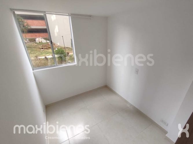 Apartamento de 3 alcobas en arriendo en Pajarito, Medellín, 53 m² · foto 4 de 12