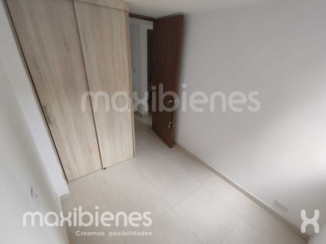 Apartamento de 3 alcobas en arriendo en Pajarito, Medellín, 53 m² · foto 8 de 12