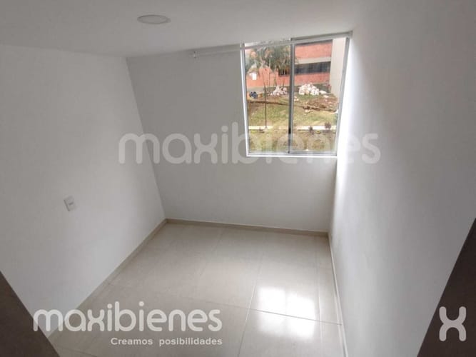 Apartamento de 3 alcobas en arriendo en Pajarito, Medellín, 53 m² · foto 10 de 12