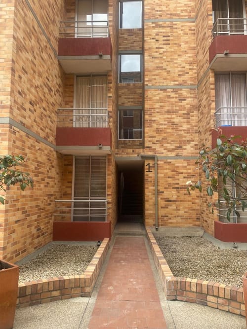 Apartamento de 3 alcobas en venta en Conjunto Residencial Avium, Madrid, 45 m² · foto 2 de 20
