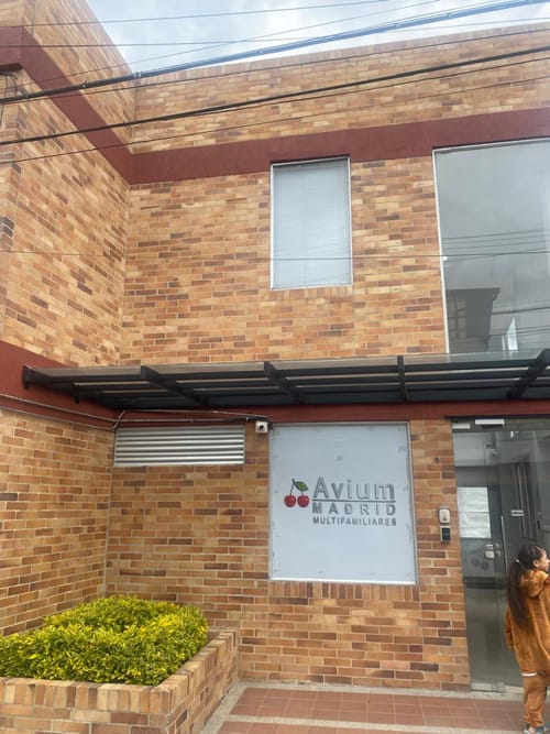 Apartamento de 3 alcobas en venta en Conjunto Residencial Avium, Madrid, 45 m² · foto 18 de 20