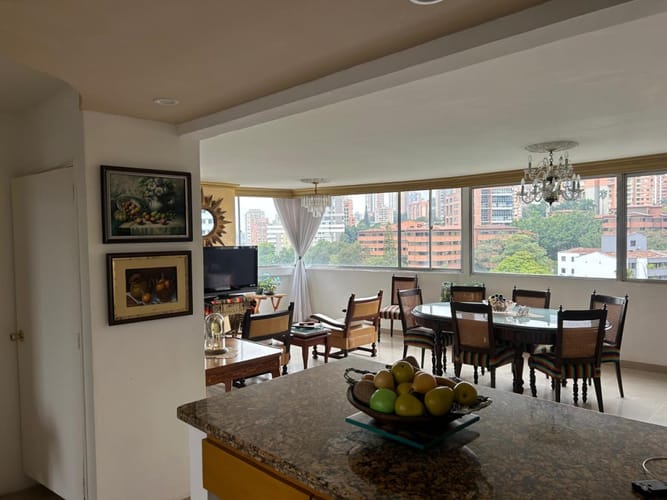 Apartamento de 3 alcobas en venta en Manila, Medellín, 206 m² · foto 2 de 15