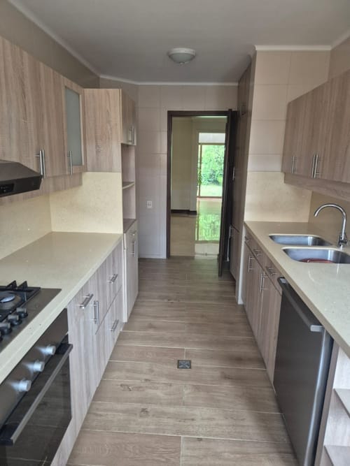 Casa de 3 alcobas en arriendo en Los Balsos, Medellín, 217 m² · foto 8 de 24