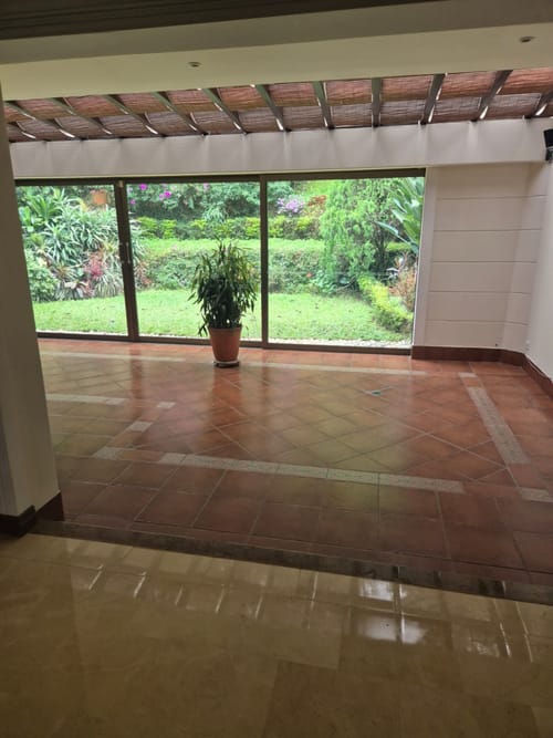 Casa de 3 alcobas en arriendo en Los Balsos, Medellín, 217 m² · foto 13 de 24