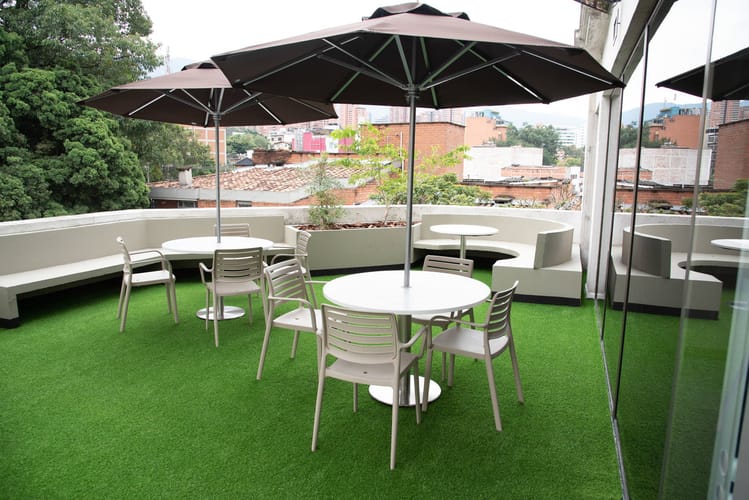 Oficina en arriendo en Lalinde, Medellín, 120 m² · foto 2 de 10
