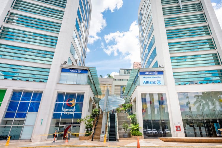 Oficina en arriendo en Patio Bonito, Medellín, 120 m² · foto 2 de 10