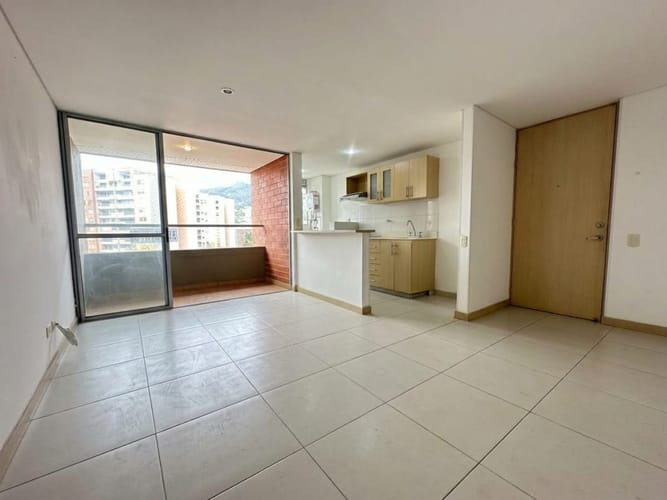 Apartamento de 3 alcobas en arriendo en San Jose, Sabaneta, 80 m² · foto 4 de 13