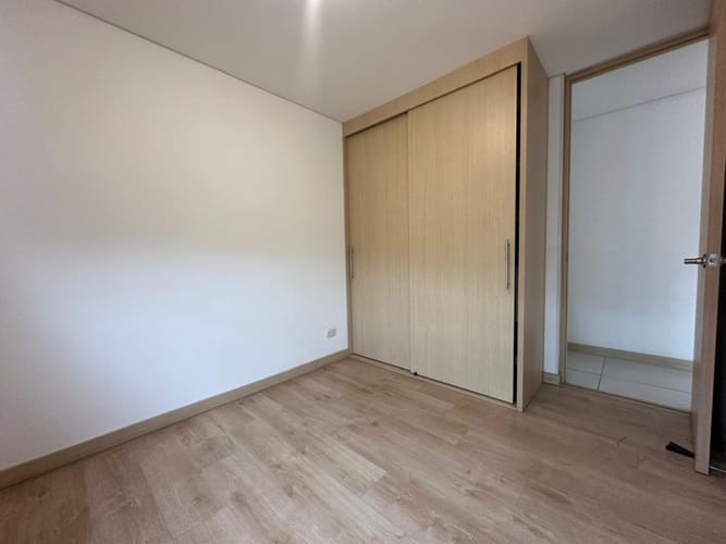 Apartamento de 3 alcobas en arriendo en San Jose, Sabaneta, 80 m² · foto 6 de 13