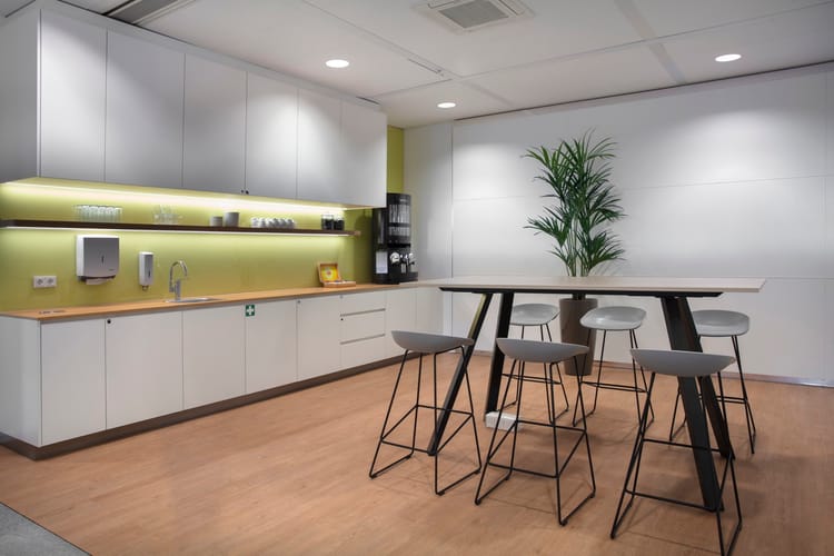 Oficina en arriendo en Otraparte, Envigado, 60 m² · foto 8 de 9