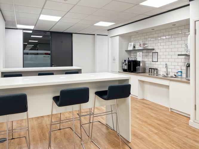 Oficina en arriendo en Cuarta Brigada, Medellín, 50 m² · foto 5 de 9