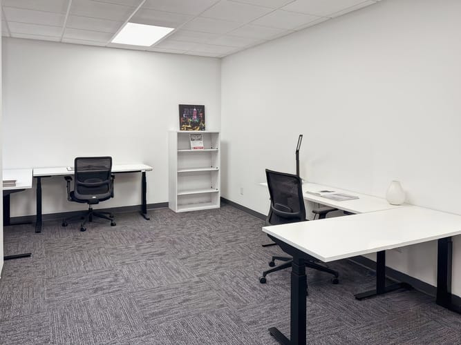 Oficina en arriendo en Cuarta Brigada, Medellín, 60 m² · foto 2 de 9