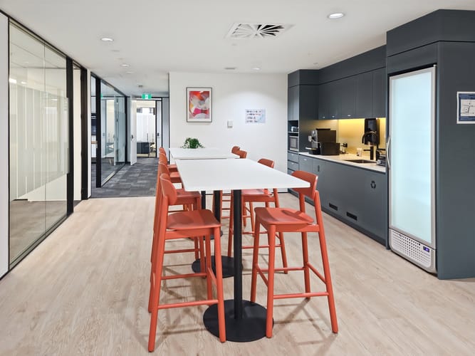 Oficina en arriendo en Cuarta Brigada, Medellín, 120 m² · foto 6 de 9
