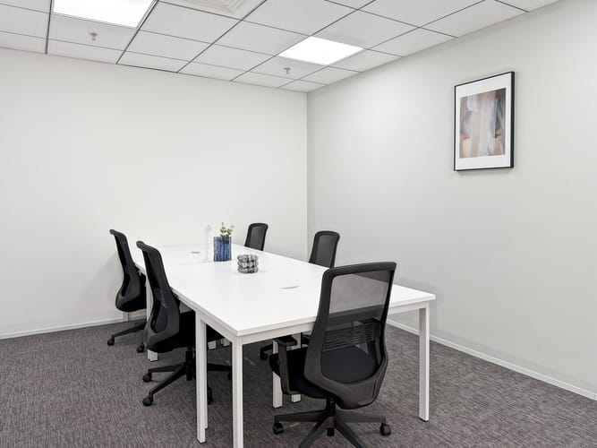 Oficina en arriendo en Cuarta Brigada, Medellín, 174 m² · foto 2 de 9