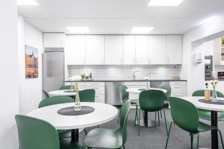Oficina en arriendo en El Poblado, Medellín, 120 m² · foto 6 de 9
