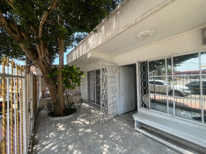 Casa de 8 alcobas en venta en El Bosque, Cartagena, 192 m² · foto 2 de 24