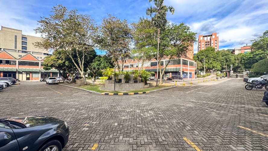 Oficina en venta en Santa Maria De Los Angeles, Medellín, 149 m² · foto 2 de 22