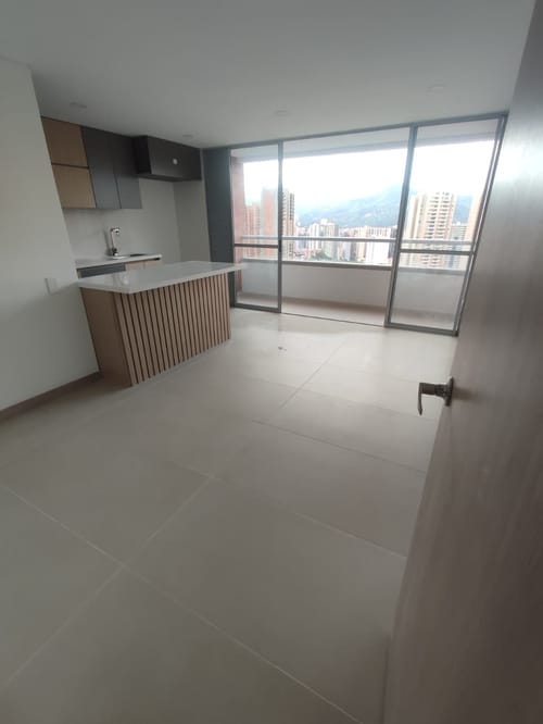 Apartamento de 2 alcobas en venta en Cañaveralejo, Sabaneta, 56 m² · foto 3 de 12