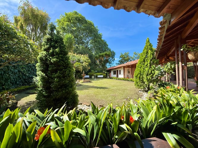 Casa de 4 alcobas en venta en El Porvenir, Rionegro, 300 m² · foto 2 de 16