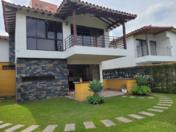Casa de 4 alcobas en venta en El Porvenir, Rionegro, 305 m² · foto 2 de 24