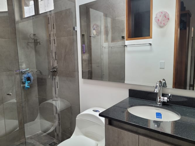Casa de 4 alcobas en venta en El Porvenir, Rionegro, 305 m² · foto 22 de 24