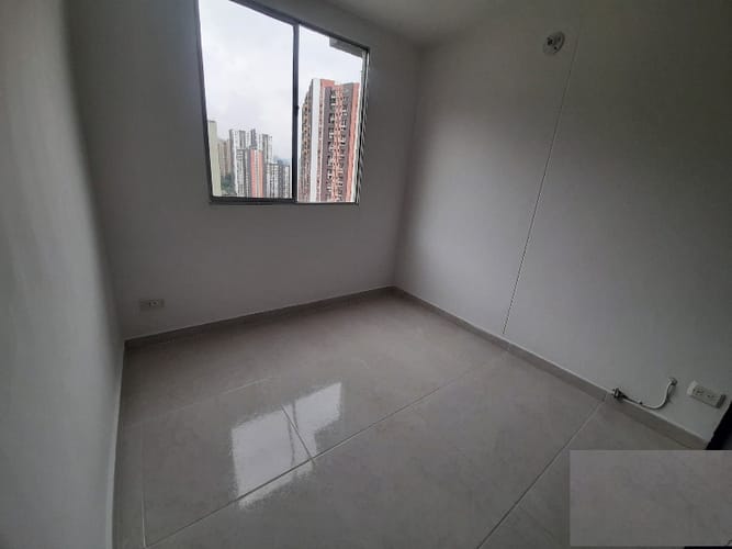 Apartamento de 3 alcobas en venta en La Hondonada, Medellín, 56 m² · foto 7 de 15