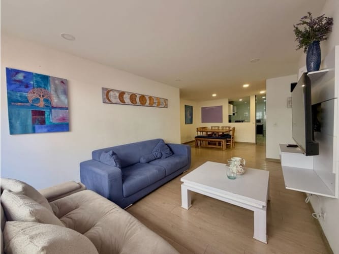 Apartamento de 3 alcobas en venta en Santa Barbara Occidental, Bogotá, 143 m² · foto 2 de 15