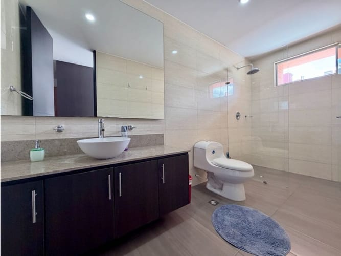 Apartamento de 3 alcobas en venta en Santa Barbara Occidental, Bogotá, 143 m² · foto 12 de 15