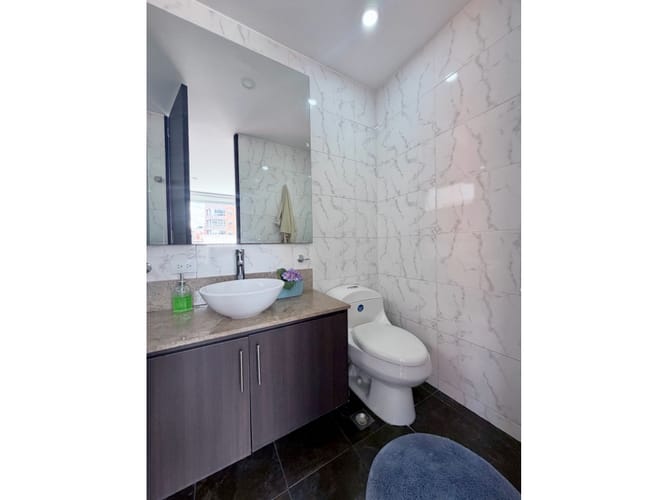 Apartamento de 3 alcobas en venta en Santa Barbara Occidental, Bogotá, 143 m² · foto 13 de 15