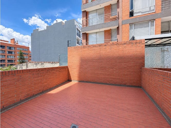 Apartamento de 3 alcobas en venta en Santa Barbara Occidental, Bogotá, 143 m² · foto 14 de 15