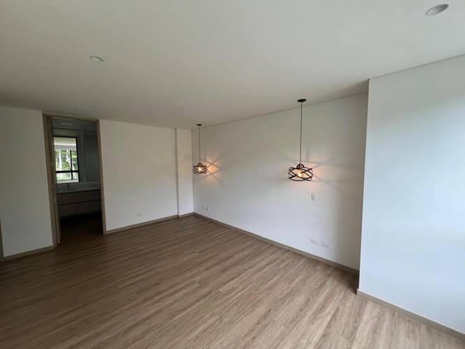 Apartamento de 2 alcobas en arriendo en Las Palmas, Medellín, 130 m² · foto 2 de 21