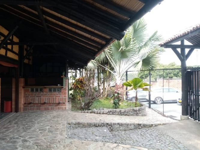 Local en arriendo en San Jose Sur, Pereira, 1800 m² · foto 15 de 15