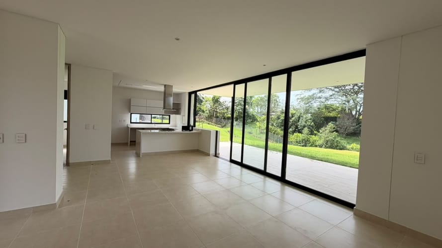 Casa de 3 alcobas en venta en Cerritos, Pereira, 1225 m² · foto 1 de 14