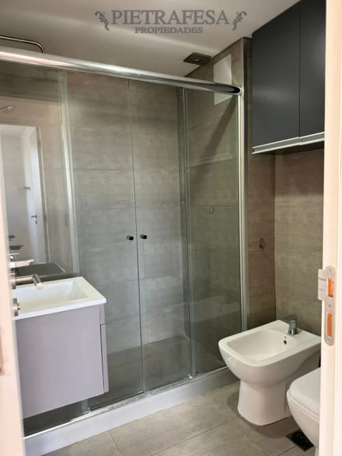 Apartamento en alquiler, 2 dormitorios, 1 baño, cochera. Tres Cruces. · Foto 6