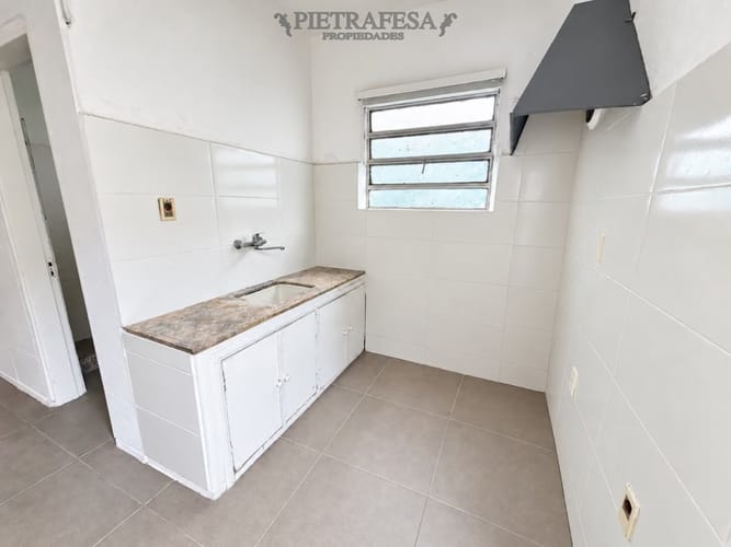 Casa en alquiler, 2 dormitorios, 1 baño, terraza, parrillero. Perez Castellanos. · Foto 5